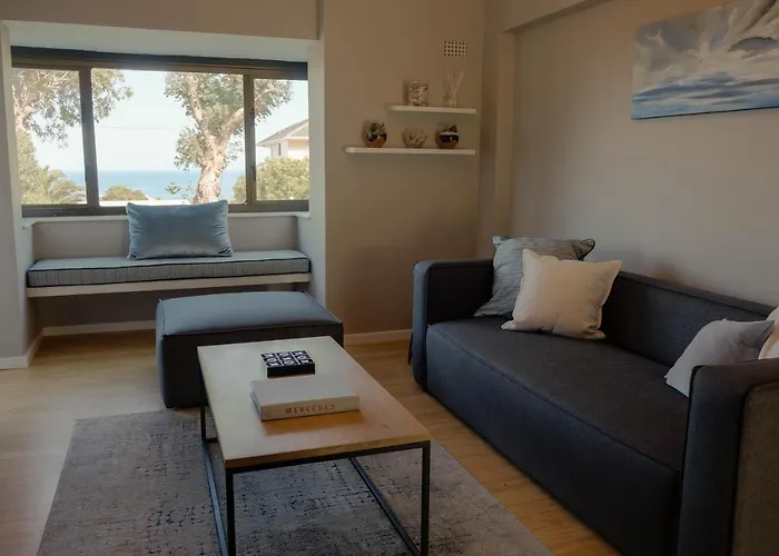 Sundrenched 2 Bed 2 Bath Apartment + Sea Views
