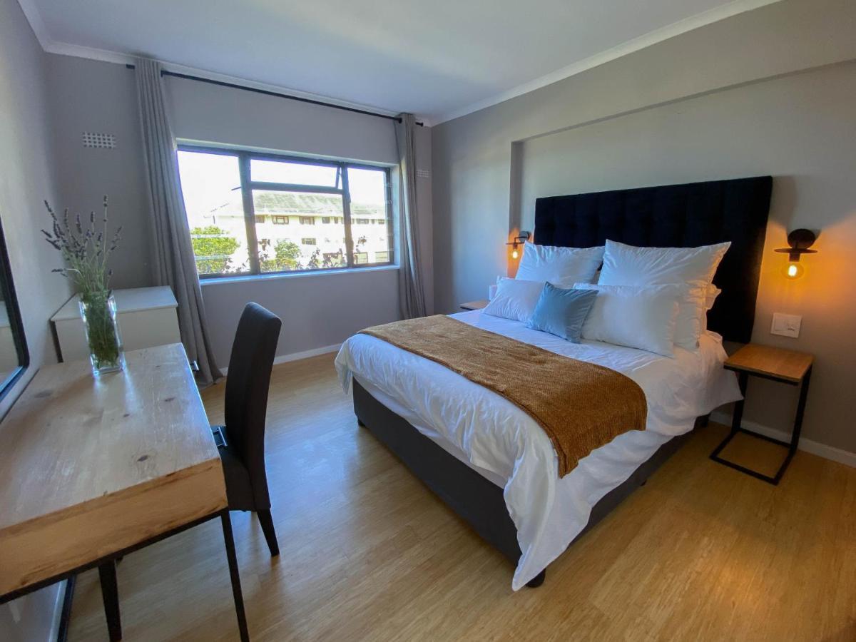 Apartment Sundrenched 2 Bed 2 Bath + Sea Views