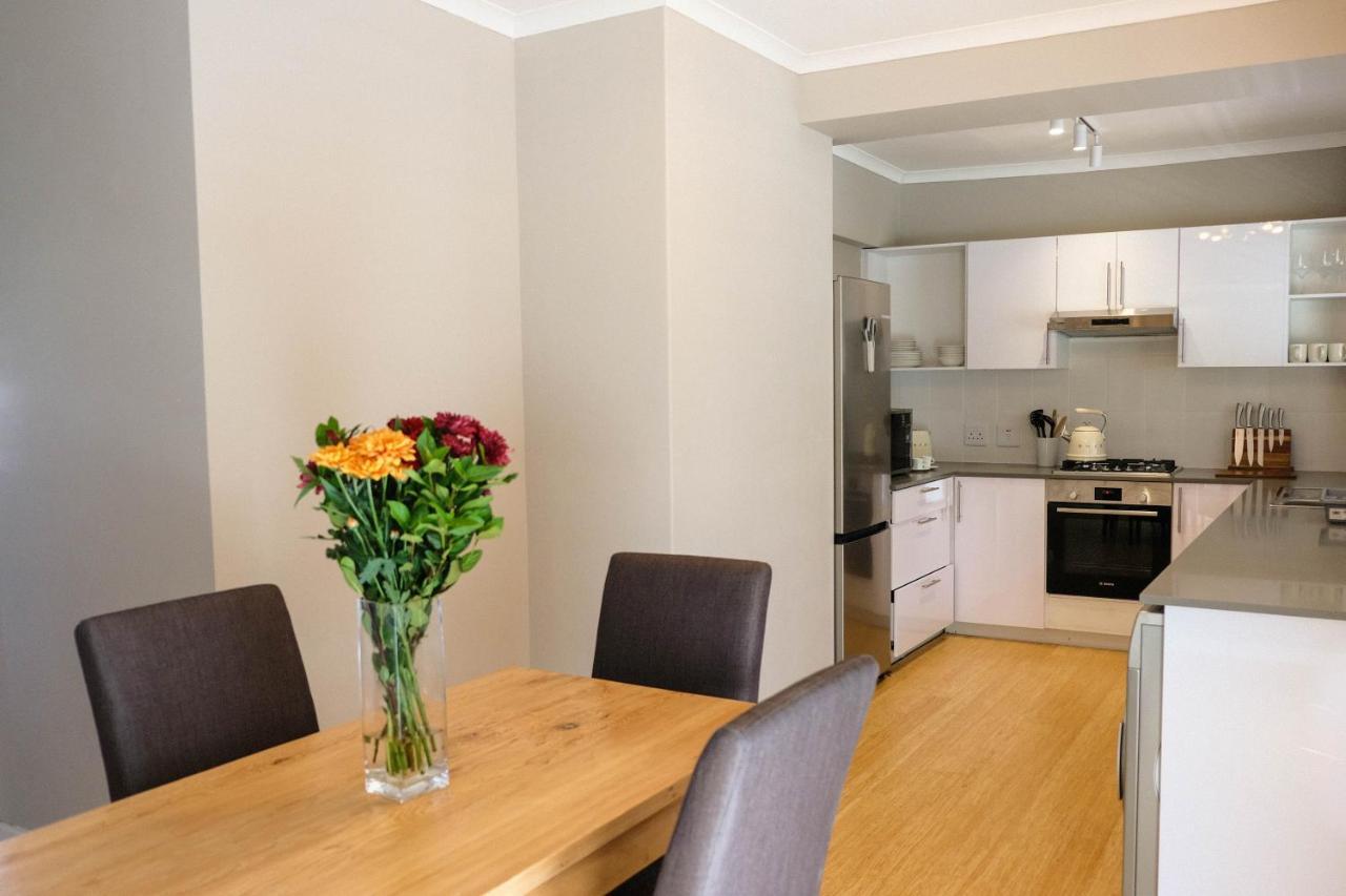 Sundrenched 2 Bed 2 Bath + Sea Views *