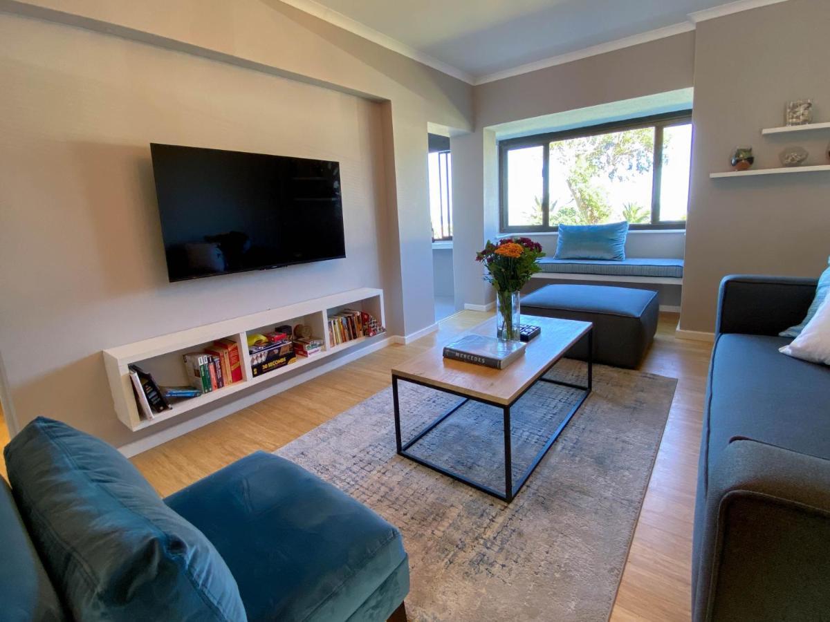 Sundrenched 2 Bed 2 Bath + Sea Views Apartment *