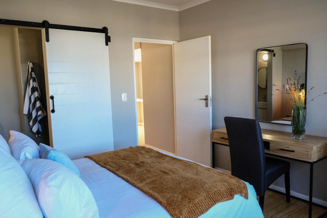 Apartment Sundrenched 2 Bed 2 Bath + Sea Views